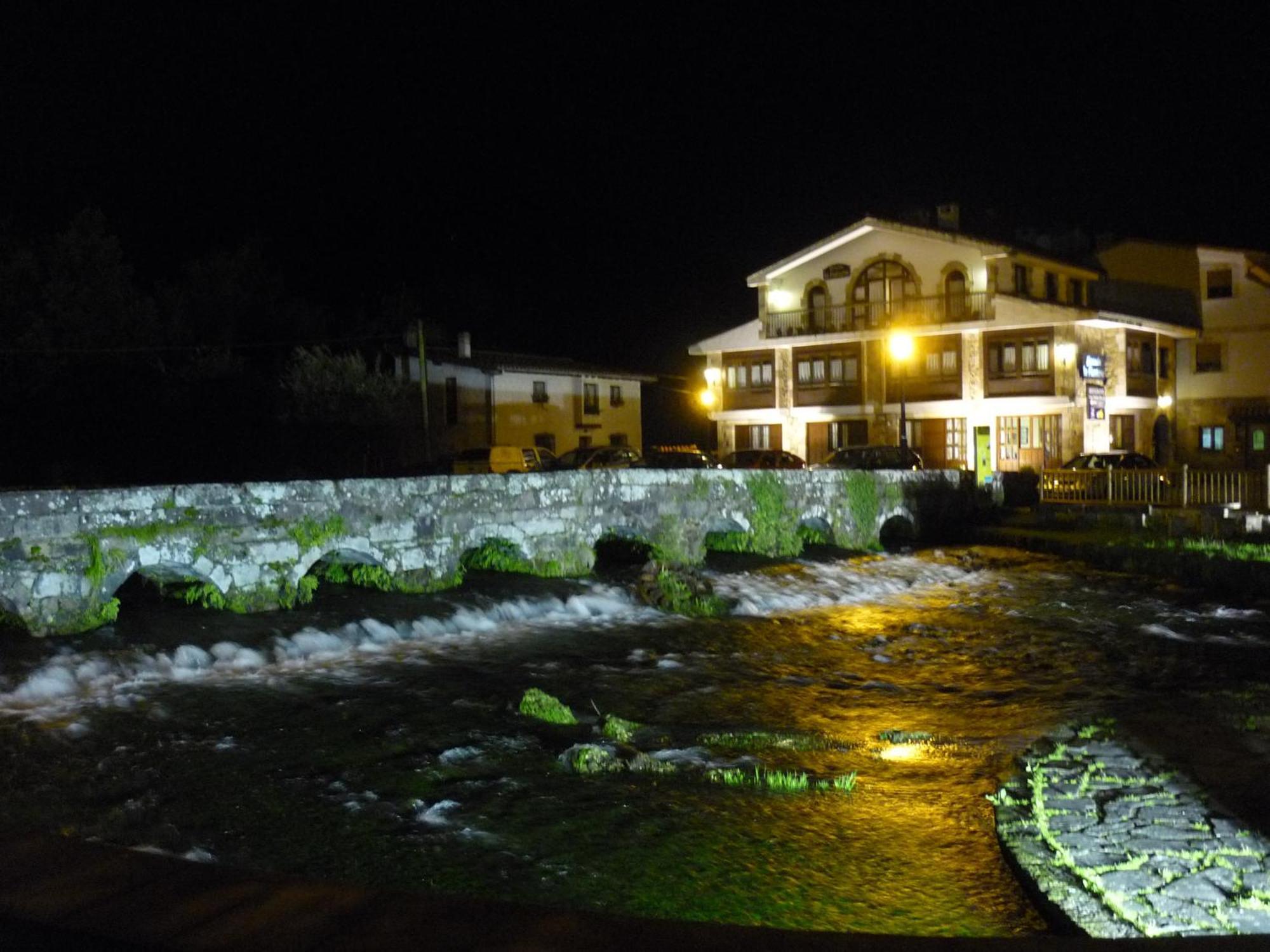 La Fuentona De Ruente Hotell Exteriör bild